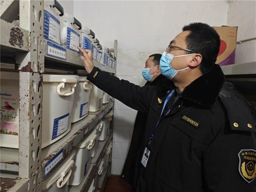 岳池县市场监管局开展“周三查餐厅”食品安全检查