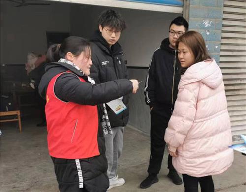 护安镇开展返乡务工人员禁毒宣传活动