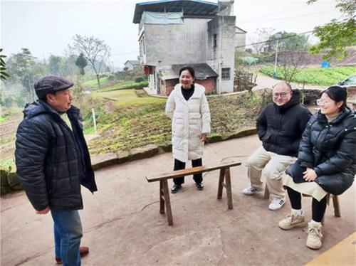 罗渡镇开展涉毒人员家属入户走访活动