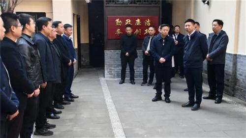 内江市市中区领导看望慰问干部职工