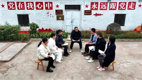 仁寿县：为返乡流动党员“开小灶”补上党课