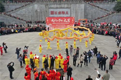 丹棱县：民俗巡演庆元宵 欢天喜地过大年