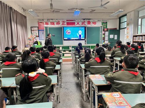 邻水县：“龙”气满满迎接“开学第一课”