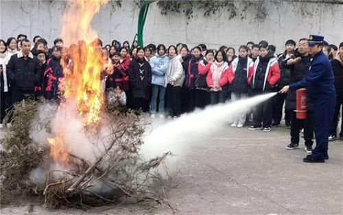 南江县沙河中学：“开学第一课”上好消防安全专题讲座