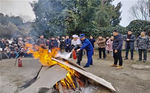 南江县八庙镇初级中学开展消防安全知识讲座进校园活动