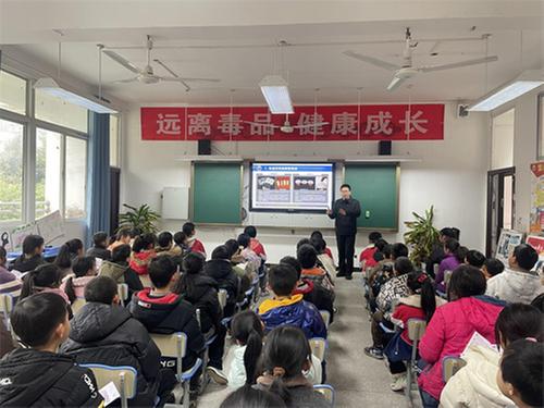 代市镇：开讲禁毒第一课  筑牢校园防火墙