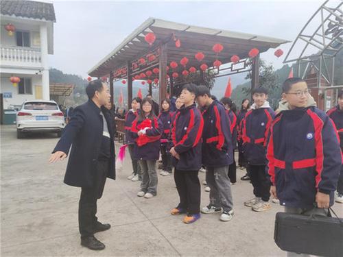 南江县沙河中学开展“学雷锋 送温暖”主题活动