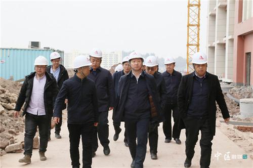 内江市市中区领导调研城南新区项目建设工作