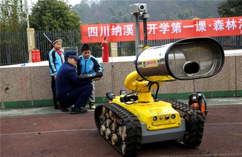 纳溪区：消防演练提升师生安全意识