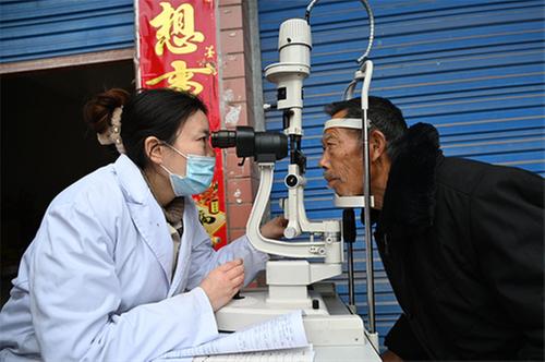 东兴区：健康送到家门口