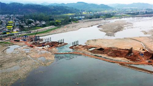 四川洪雅：平乐通用机场连接线建设有序推进