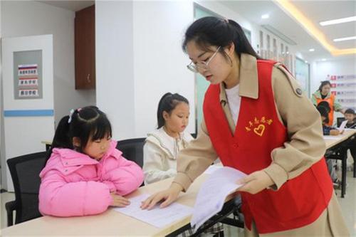 龙塘街道开展“安全相伴·守护成长”全国中小学生安全教育日主题活动