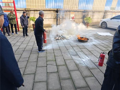 护安镇敬老院开展消防安全培训暨消防安全演练