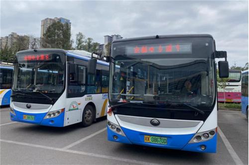 武胜县定制公交护航学生春游路