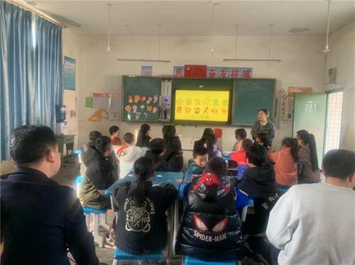 南江县长赤镇红顶九义校与杨坝九义校开展联合教研活动