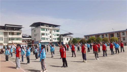 天池镇九义校举行课间操比赛