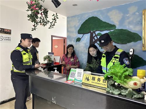 邻水县：清明寄哀思 禁毒我先行