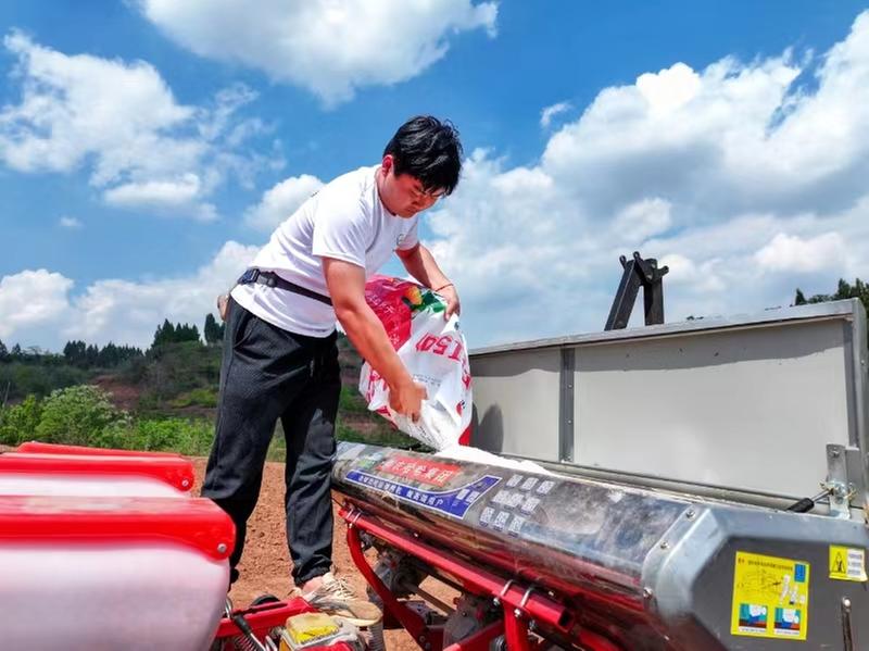 仁寿县：农机“上山”  助力丘区农业高质量发展