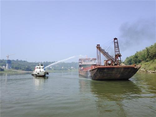 华蓥市地方海事处开展渠江水上交通安全应急演练