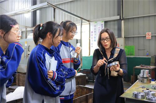 丹棱县让思政课更加可感可知、生动鲜活