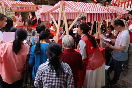 简阳市：“文明风”碰撞“市井气”，古镇“文明集市”火热开启