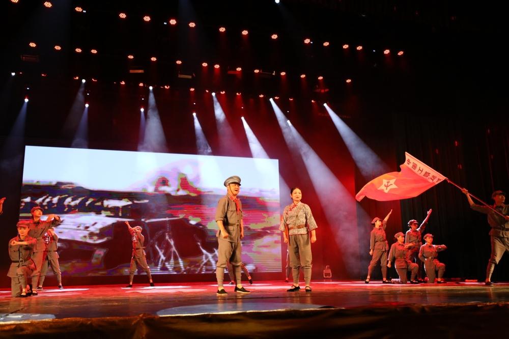 青神县举办全民国防教育主题汇演