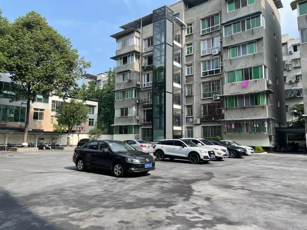 青神县：老旧小区换新颜  住户脸上笑开颜