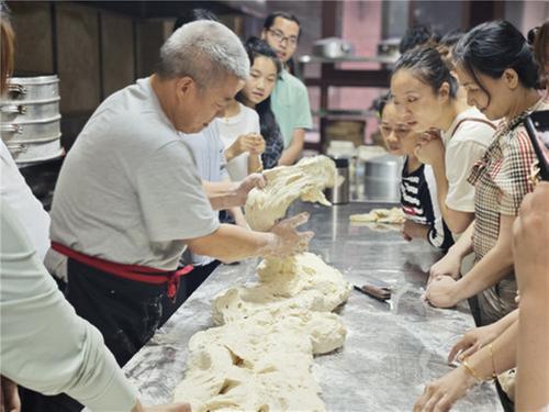 武胜县人社局开展青年夜校技能培训活动