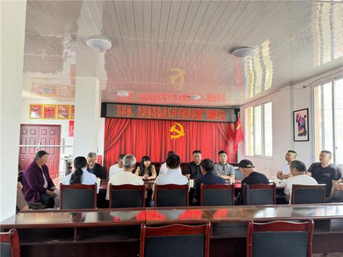 荥经县科协携老科协开展科技推广调研活动