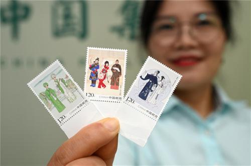 东兴区：《越剧》特种邮票发行