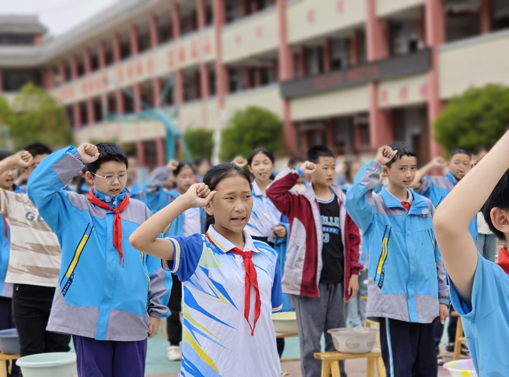 南江县龙渠小学开展“一盆水闭气”体验活动