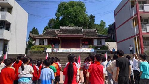 天池九义校开展少先队新队员入队活动