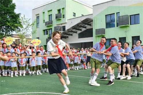 蓬安县开展多彩活动迎“六一”