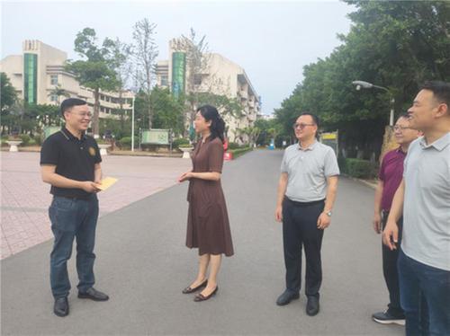 威远县开展第八个“全国科技工作者日”慰问活动