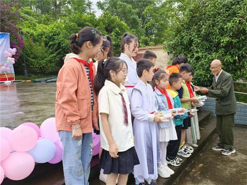 关心下一代 筑梦新希望