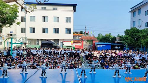 仁寿县：科普大篷车点亮乡镇学子科技梦