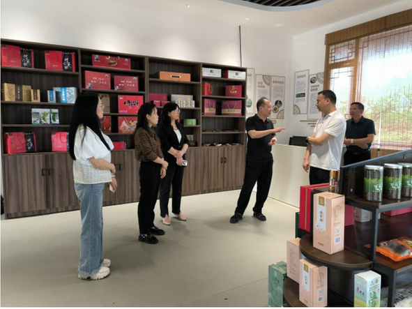 内江市科协到隆昌调研“双昌”合作示范园区