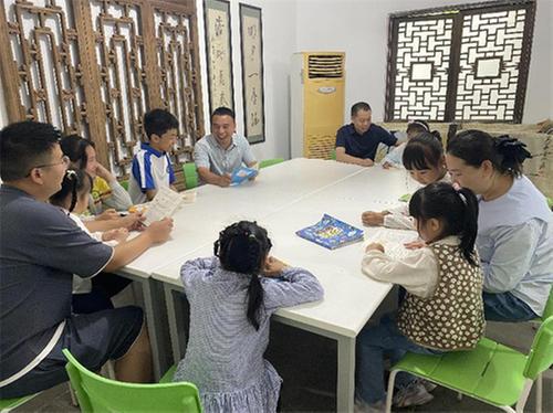 浓溪镇开展六一儿童节关爱职工子女活动