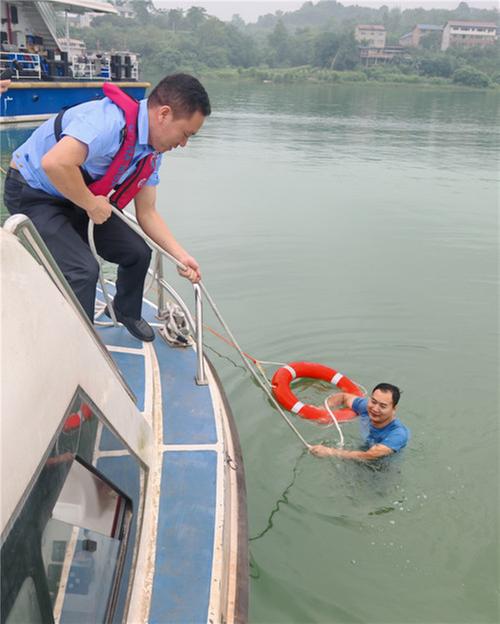 武胜县地方海事处开展2024年度联合防汛应急演练