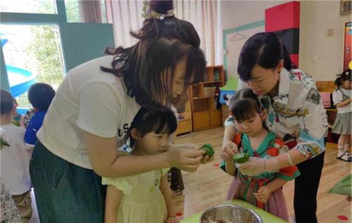 “强国复兴有我 我们的节日·端午” 威远县开展科普宣传走进社区主题活动