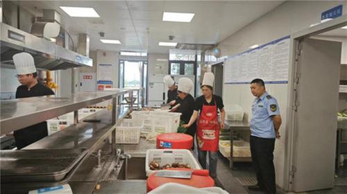 眉山市东坡区市场监督管理局开展高、中考期间食品安全专项检查