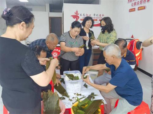 广安经开区枣山街道河西社区与居民共度端午佳节