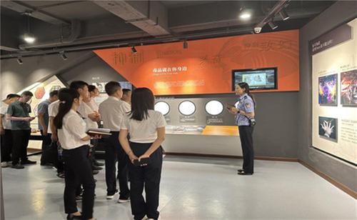 全民禁毒宣传月   邻水县各地在行动