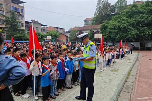 眉山天府公安：“警”防溺水 守护当“夏”