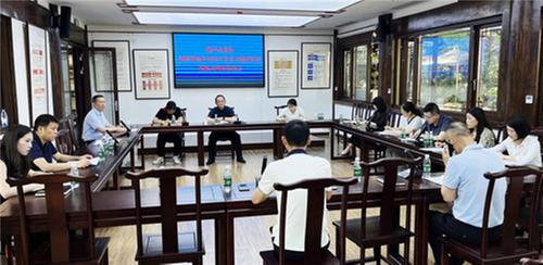 隆昌市政协调研隆昌市二医院医养结合工作