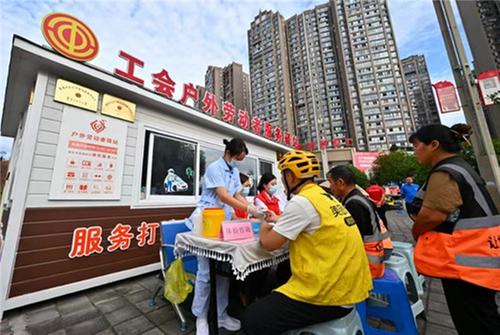 仁寿县：“爱心驿站” 温暖户外劳动者