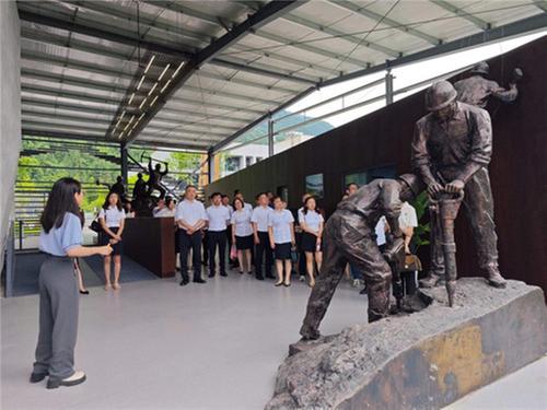 领略大国工程 凝聚奋进力量