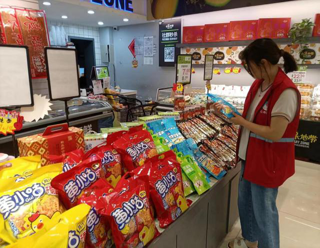 仁寿县怀仁街道网格员为食品安全保驾护航