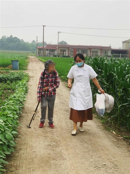 什邡市回澜卫生院：家庭医生贴心服务，打通百姓看病“最后一公里”