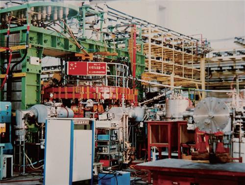 呕心沥血 铸造“人造太阳”钢铁脊梁